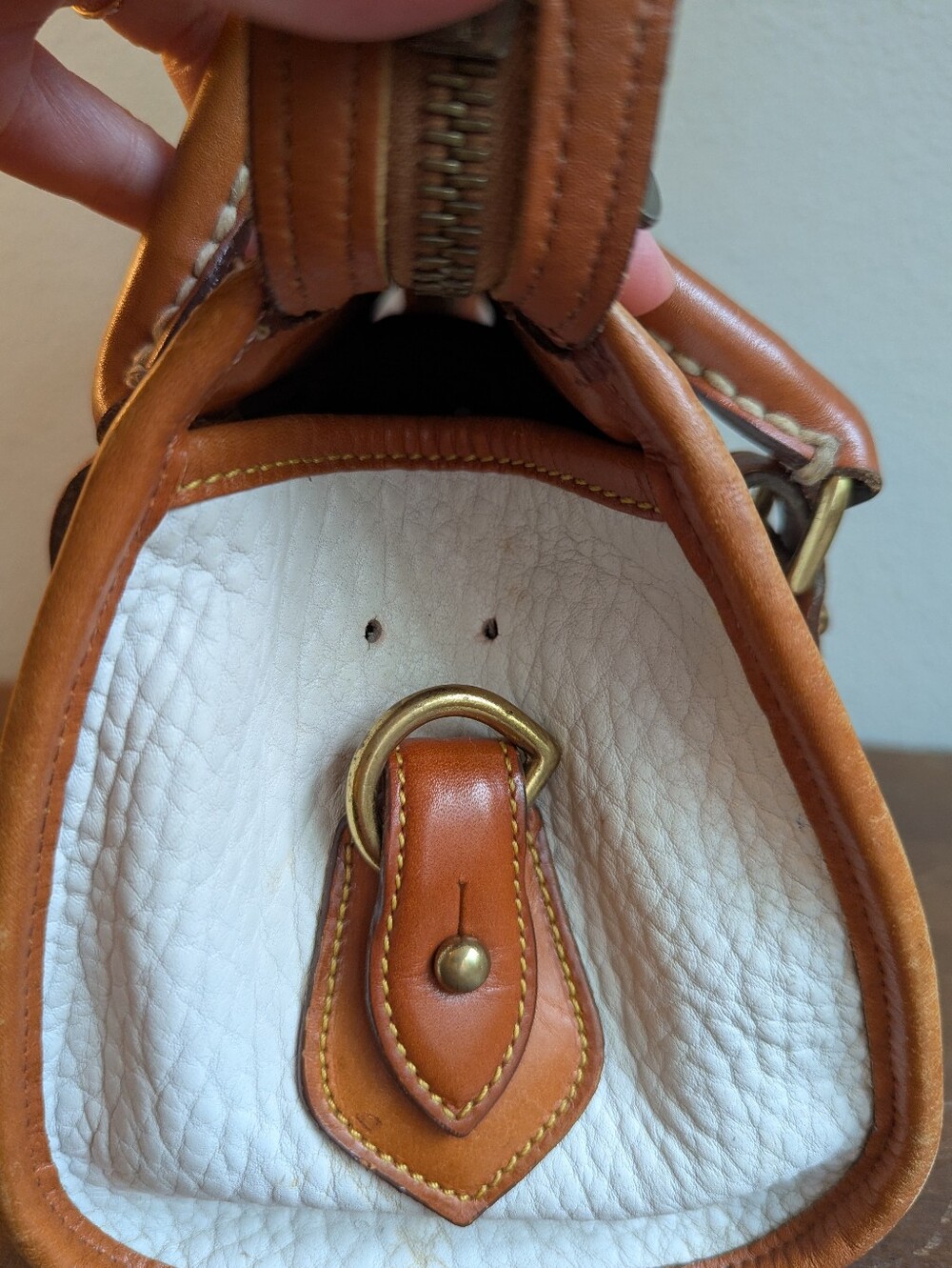 Vintage Dooney & Bourke White + Tan Leather Satchel Hand Bag Purse Made In USA - Picture 4 of 16
